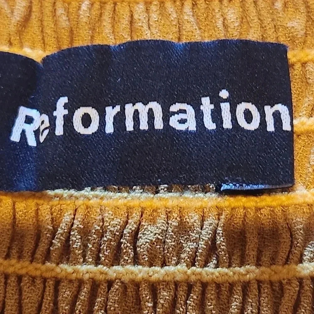 Reformation Cropped Longsleeve Gold Top  With Ruffled Snached Waist Size Medium